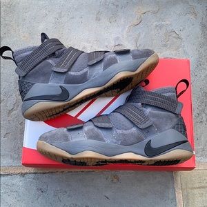 Lberon Soldier 11 “Grey Gum”